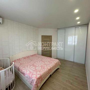 Домобудівельна вул., 3