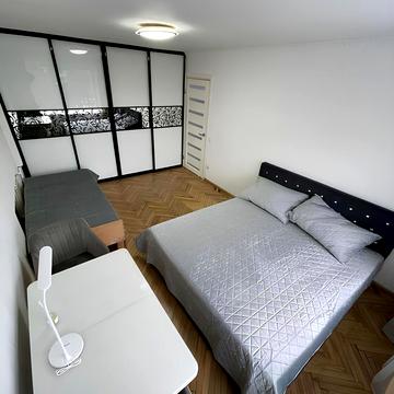 Симона Петлюри вул. (), 2а