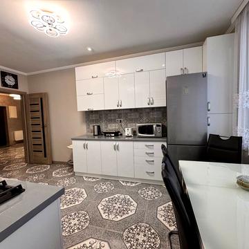 Виноградна вул., 15