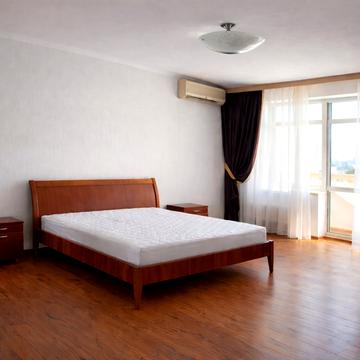 Гоголівська вул., 17