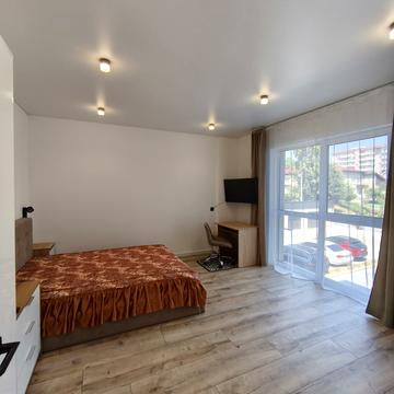 Університетська вул., 7