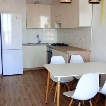 Володимира Великого вул. (Артема), 10в