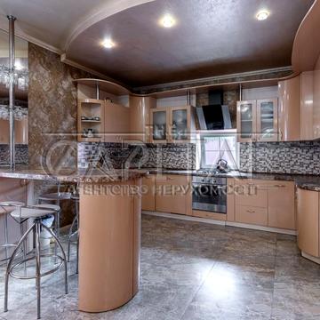 вул. Травнева