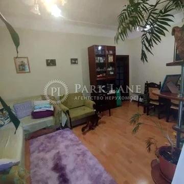 Монтажників вул., 44