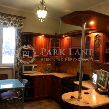 Старонаводницька вул., 2