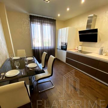 Вячеслава Чорновола вул., 27