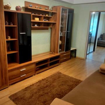 Салютна вул., 25