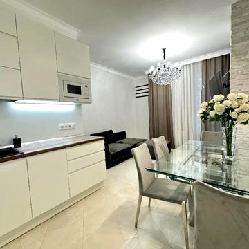 Аркадійське плато вул. (Гагаринське плато), 9