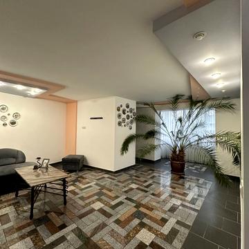 Коллонтая вул., 2