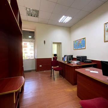 Гетьмана Петра Дорошенка вул. (Жовтнева), 30