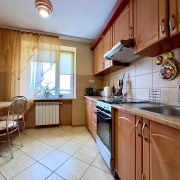 Максима Рильського вул., 23а