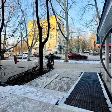 Академіка Філатова вул., 41