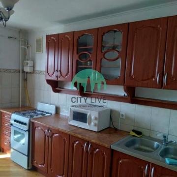 Угорницька вул., 12а