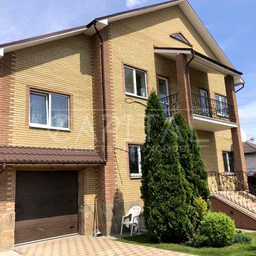 Богдана Хмельницького вул., 2