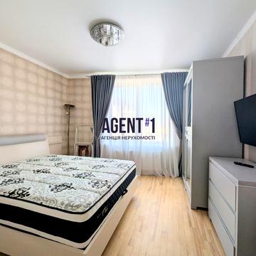 Героїв Небесної Сотні просп., 16/3