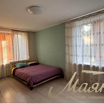 Незалежної України вул. (40 років Радянської України), 90