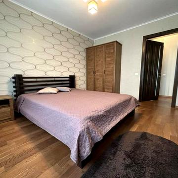 Володимира Великого вул. (Артема), 34