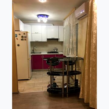 Академіка Павлова вул., 132а