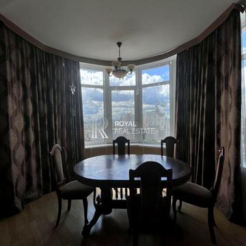 Дмитрівська вул., 69