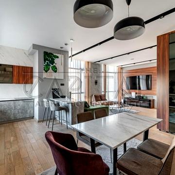 Деміївська вул., 33