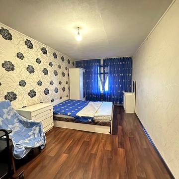 Богдана Хмельницького просп. (Героїв Сталінграда), 38