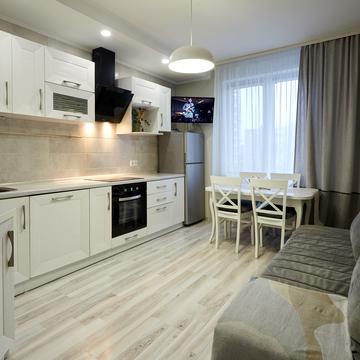 Вячеслава Чорновола вул., 27