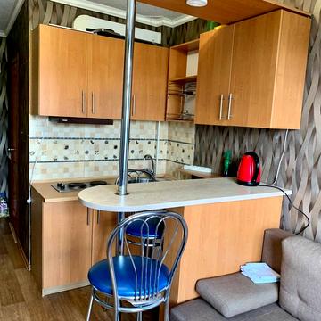 Івана Мазепи просп. (Петровського), 3