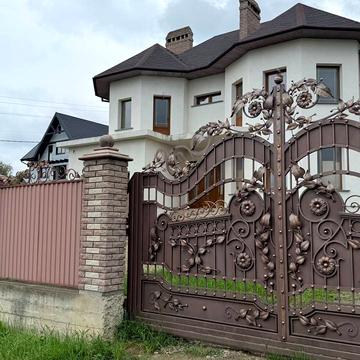 2 провулок Озерний, 1