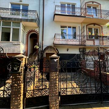 Марка Черемшини вул., 11