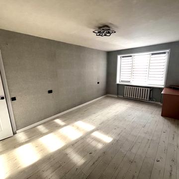 Центральна вул., 1