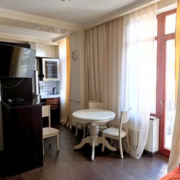 Грецька вул., 1а