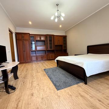 Богдана Лепкого вул., 35