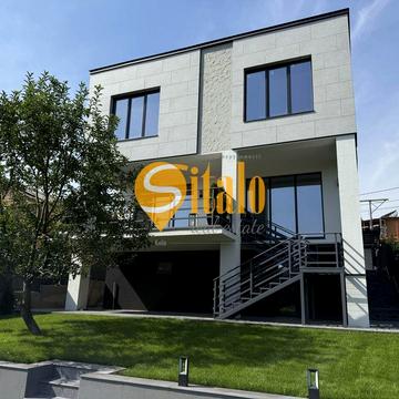 Листопадна вул., 1-б/2