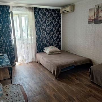 Червона вул., 38