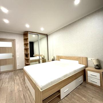 Миколи Ушакова вул., 1-Д