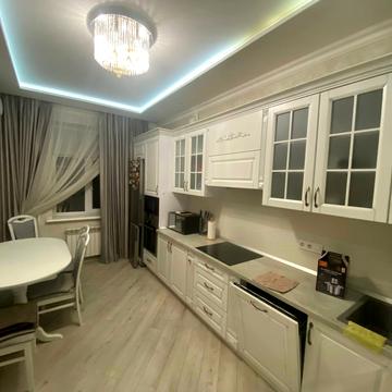 Добровольців вул. (Маршала Говорова), 8