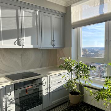 Вячеслава Чорновола вул., 4