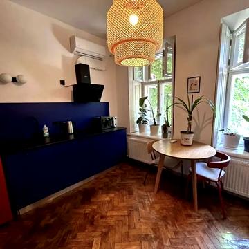 Затишна вул., 6