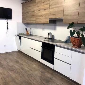 Коновальця вул., 5