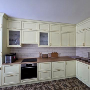 Валерія Лобановського вул., 7