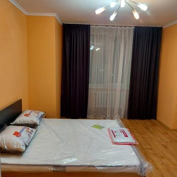 Анни Ахматової вул., 35-А