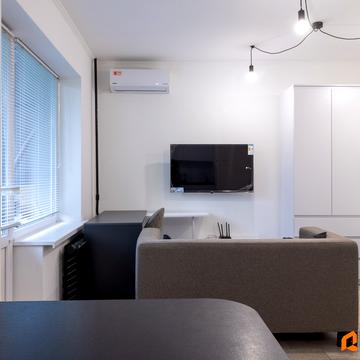 Михайла Котельникова вул., 3