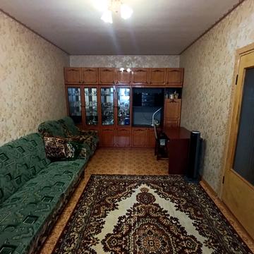 Захисників України вул., 8