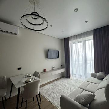 Набережна Перемоги вул., 7