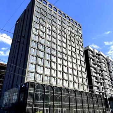 Сонячна вул., (Будинок 1)