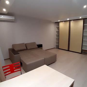 Госпітальна вул., 2