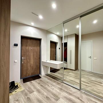 Дніпровська набережна вул., 15-Є