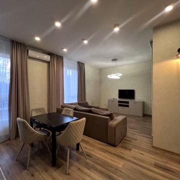 Джона Маккейна вул. (Івана Кудрі), 26