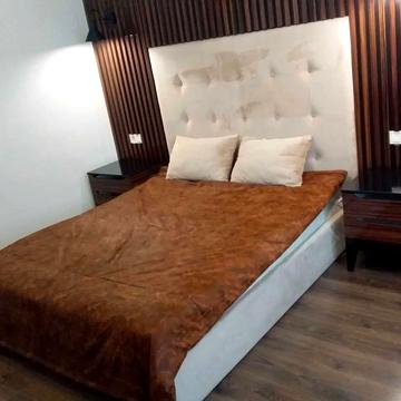 Нагірна вул., 18/16