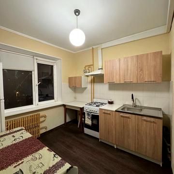 Героїв просп., 25